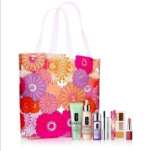 NWT Clinique Beauty in Bloom Summer Clear Tote